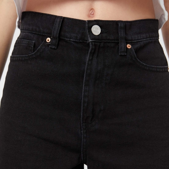 SOLD NWT 90s Bermuda Shorts Size 3 - Picture 2 of 6